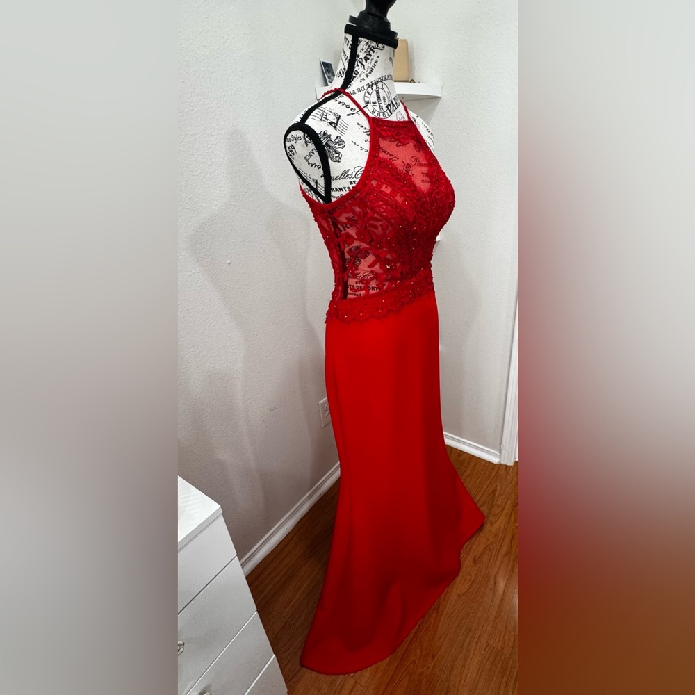 Faviana Red Sweetheart Neckline Sleeveless Prom Gown - Picture 4 of 9